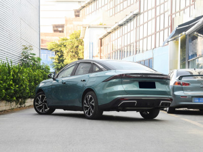 Geely Galaxy L6  Фото №6